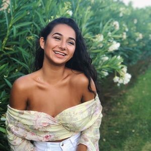 Meet your Posher, Daniella